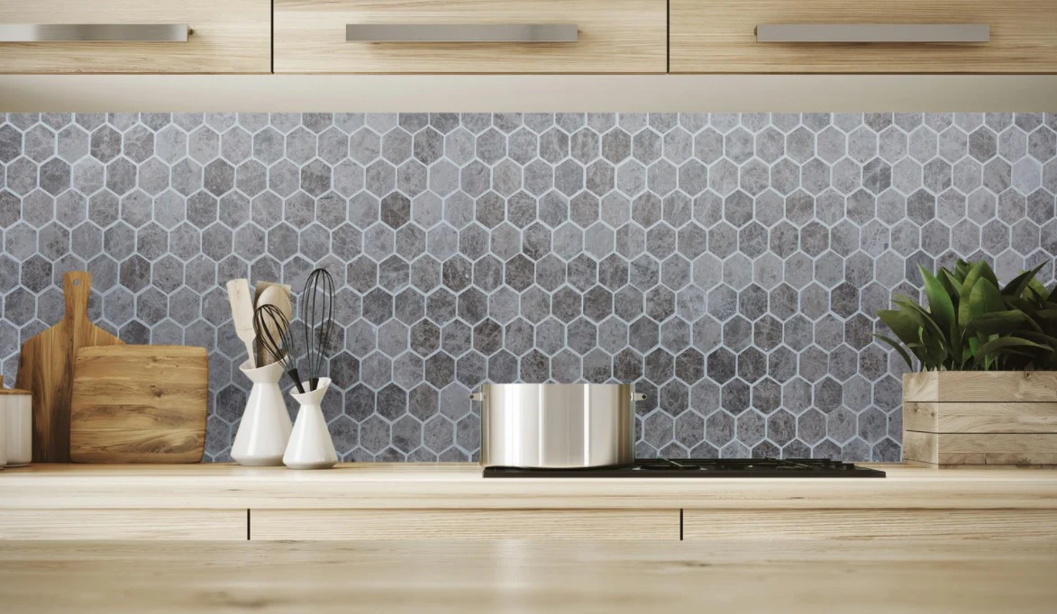 Reformas de cocinas con azulejo hezagonal